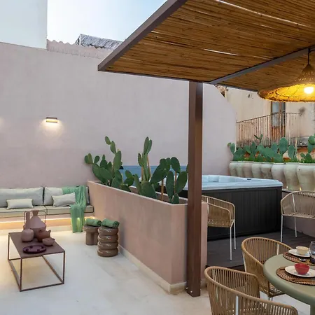 Vico Trigona Sicilymyhome E Jacuzzi Riscaldata Νότο