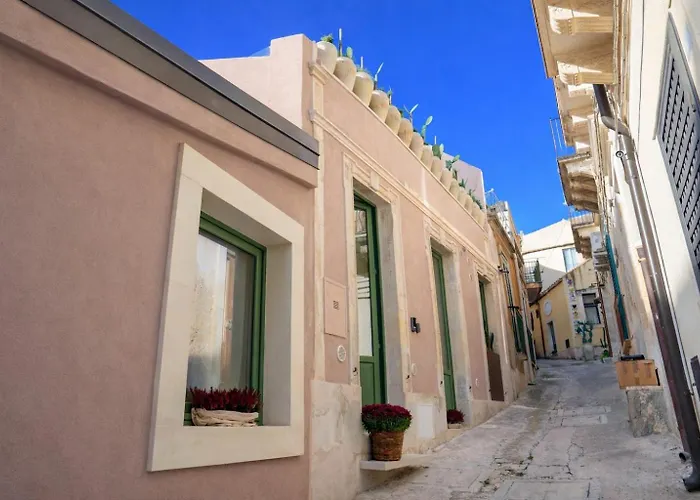 Apartment Vico Trigona Con Terrazza E Jacuzzi Riscaldata *