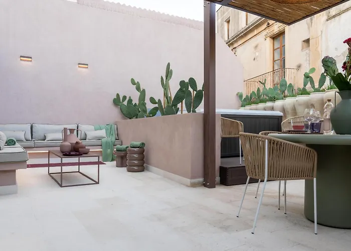 Vico Trigona Con Terrazza E Jacuzzi Riscaldata