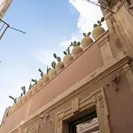 Vico Trigona Con Terrazza E Jacuzzi Riscaldata Noto