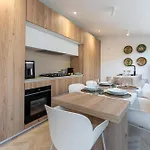 Vico Trigona Con Terrazza E Jacuzzi Riscaldata