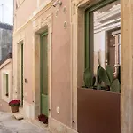 Apartamento Vico Trigona Con Terrazza E Jacuzzi Riscaldata