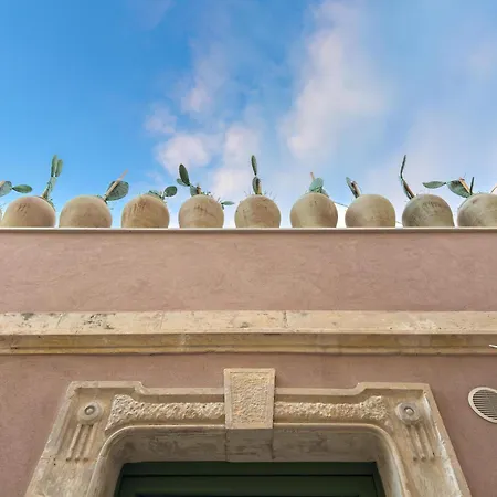 Vico Trigona Con Terrazza E Jacuzzi Riscaldata * Noto