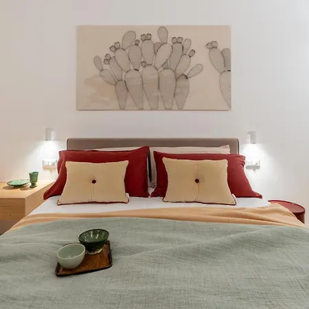 Апартаменты Vico Trigona Con Terrazza E Jacuzzi Riscaldata *