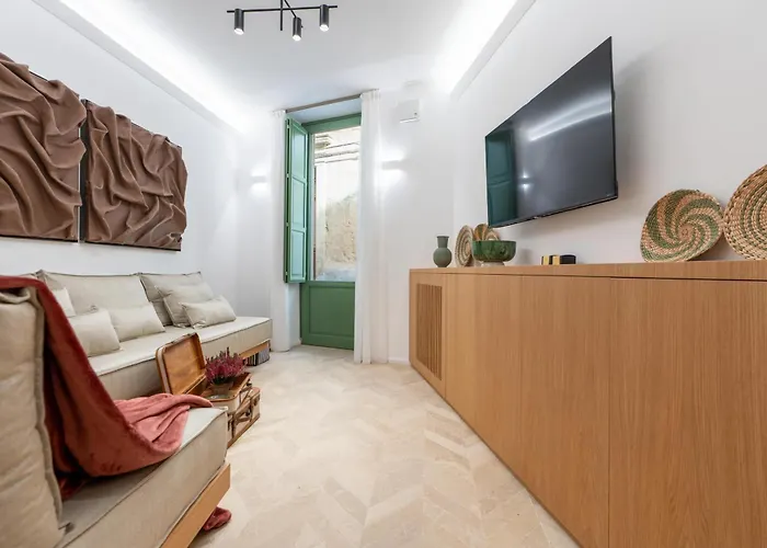 Vico Trigona Con Terrazza E Jacuzzi Riscaldata Апартаменты Ното