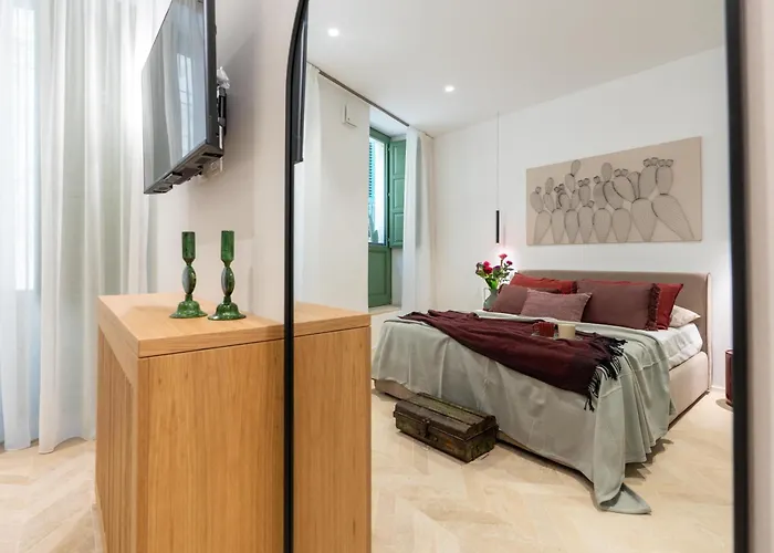 Апартаменты Vico Trigona Con Terrazza E Jacuzzi Riscaldata