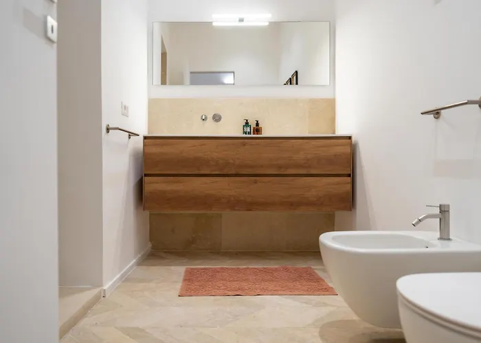 Апартаменты Vico Trigona Con Terrazza E Jacuzzi Riscaldata