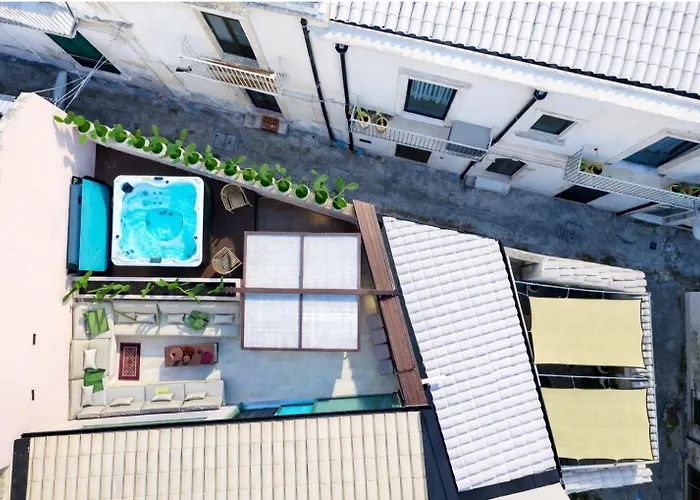 Vico Trigona Con Terrazza E Jacuzzi Riscaldata