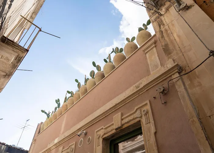 Vico Trigona Con Terrazza E Jacuzzi Riscaldata Ното