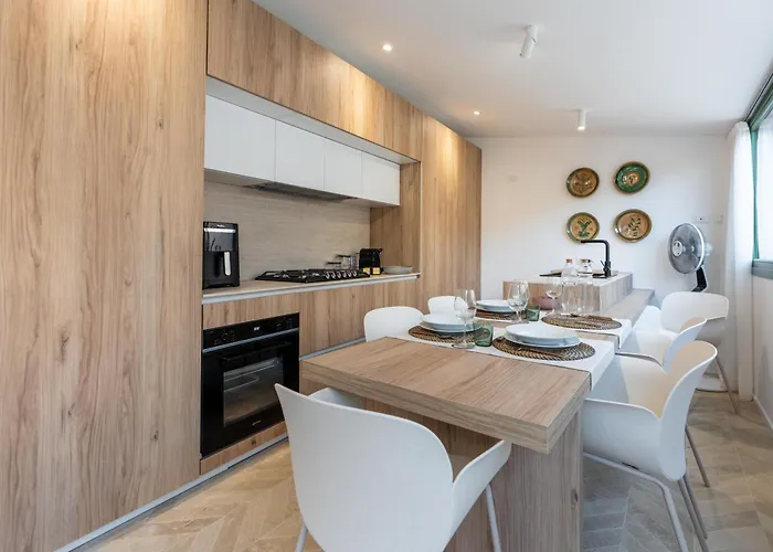 Vico Trigona Con Terrazza E Jacuzzi Riscaldata