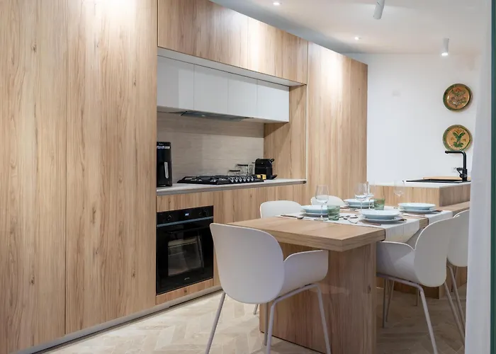 Vico Trigona Con Terrazza E Jacuzzi Riscaldata Апартаменты