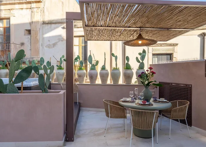 Vico Trigona Con Terrazza E Jacuzzi Riscaldata * Ното