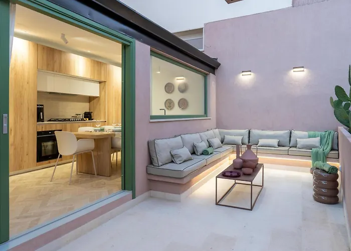 Vico Trigona Con Terrazza E Jacuzzi Riscaldata *